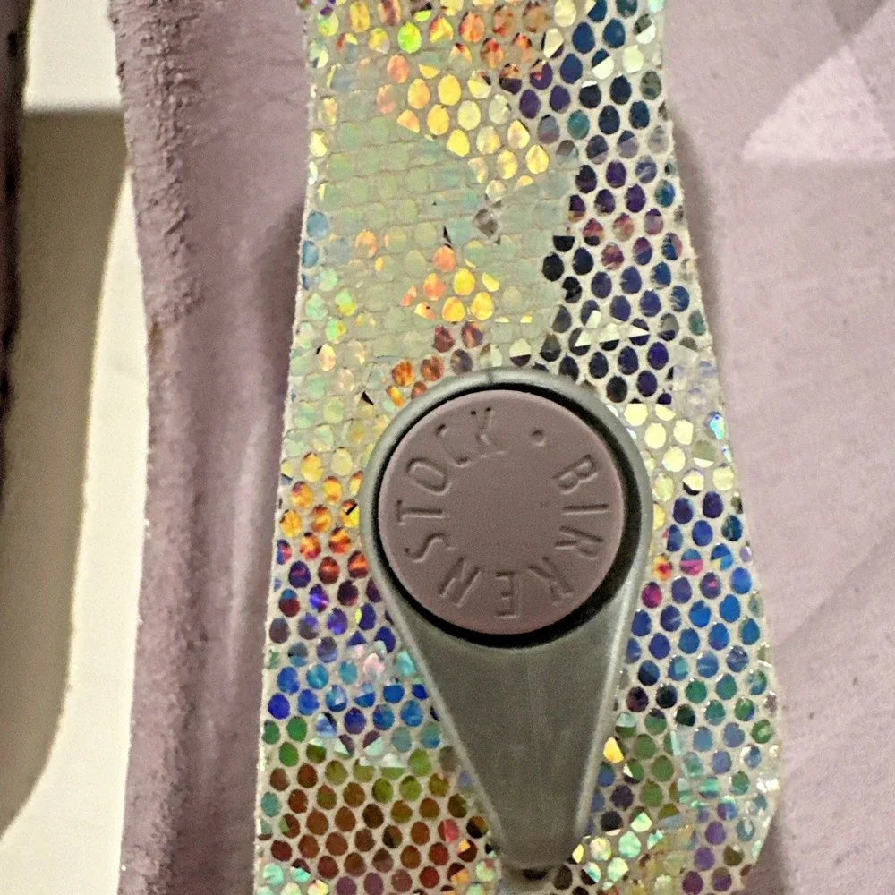 Birkenstock Kids Size EU 30 US K12 Narrow Gizeh Sandals Hologram Silver Lavender